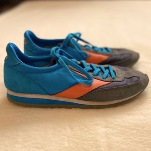 ✨ Free People Brooks sneakers size 7